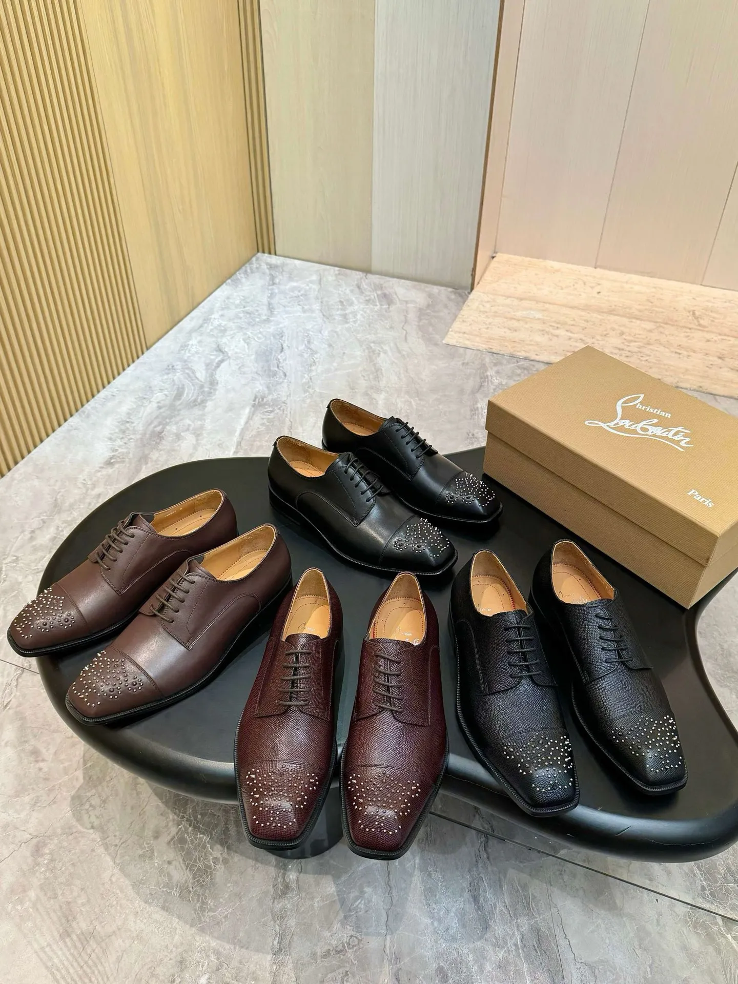 [CL red sole shoes] Top P: 1020💰 Size 39-44 (⚠️38.45.46.47 custom-made, non-returnable and non-exchangeable) 🆑High-end men's business formal leather shoes, original authentic top quality goods ••✅💯 Top original order purchasing agent! Original imported patterned cowhide ➕Imported cowhide lining ➕Cowhide feet ➕Original leather outsole~🉑️Feel free to compare the authentic ones!